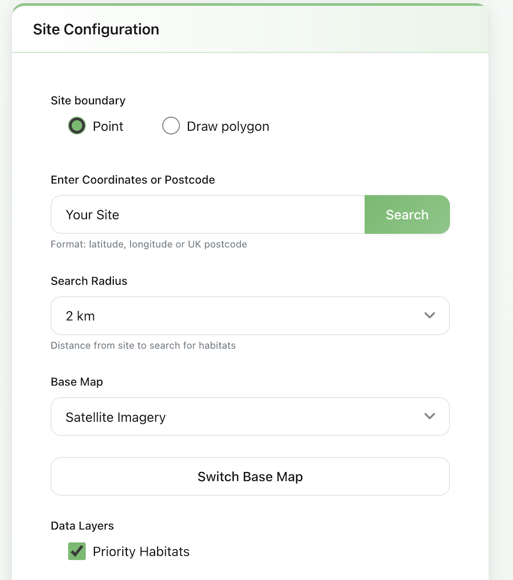 Site configuration panel with coordinates input, search radius, and base map options